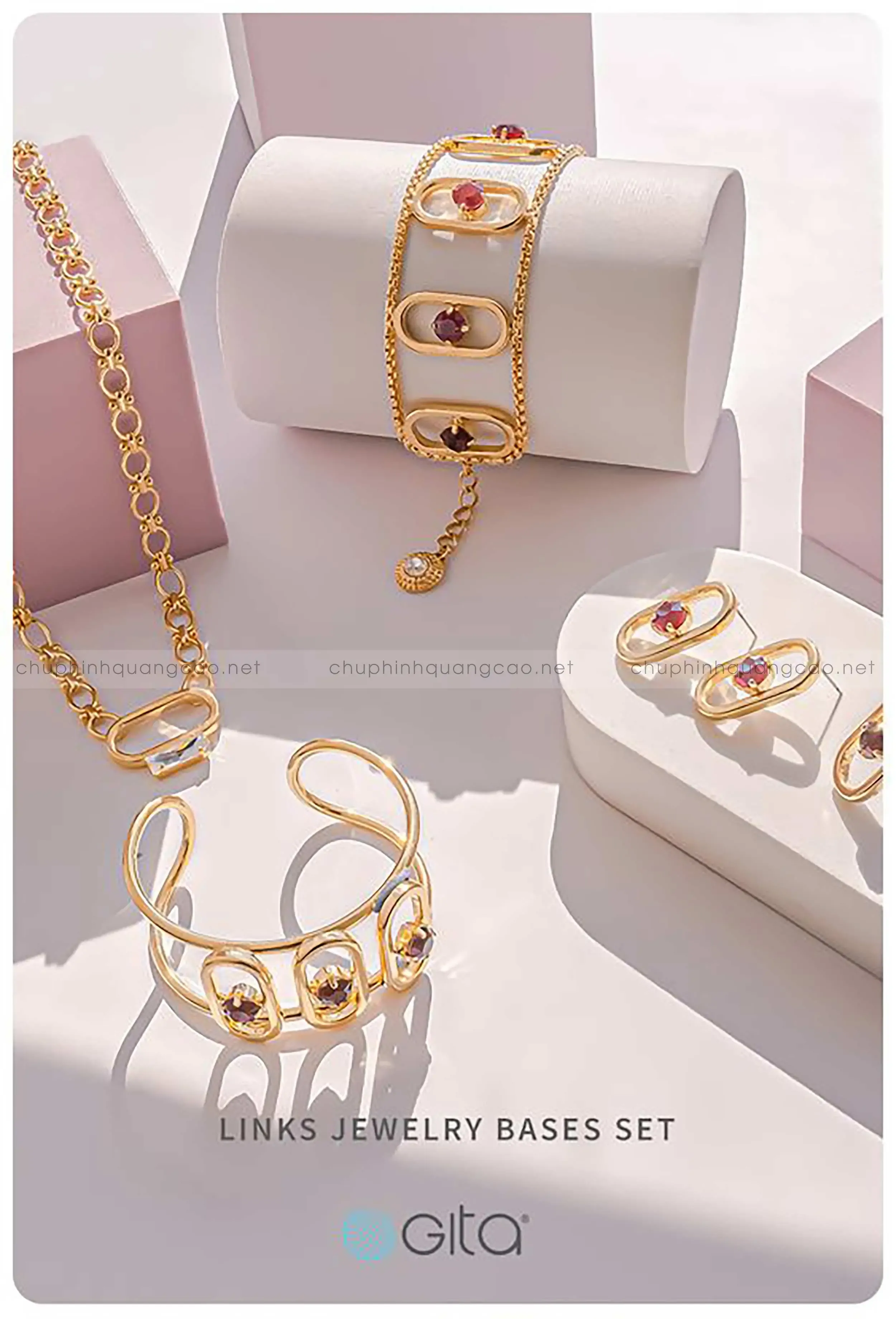 ảnh studio chụp nhẫn kim cương làm nổi bật độ sáng và chi tiết